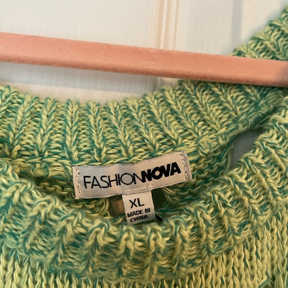 Cropped Pullover Fall Sweater - Picture 2 of 3